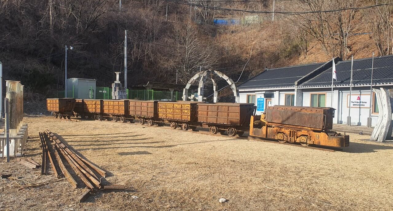 gold explorer analysis